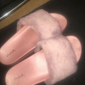 Size 10 faux fur slides